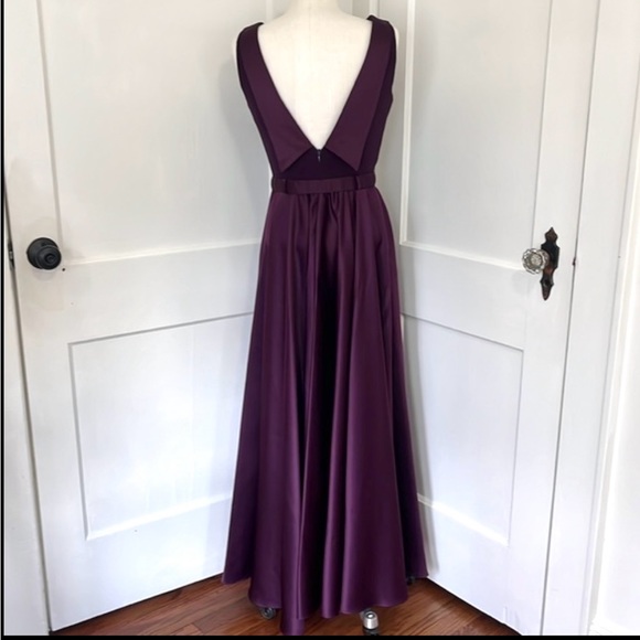 Y2K Allure Purple Satin Formal Dress Gown Glam Belt V-Back Sz 8 USA - Picture 2 of 16